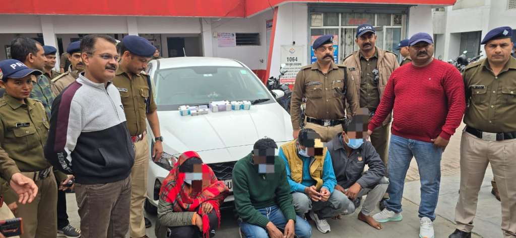 हरिद्वार पुलिस ने दबोचे लग्जरी कार में नशा तस्करी करने वाले नशा तस्कर, लाखों रुपये की मिली स्मैक