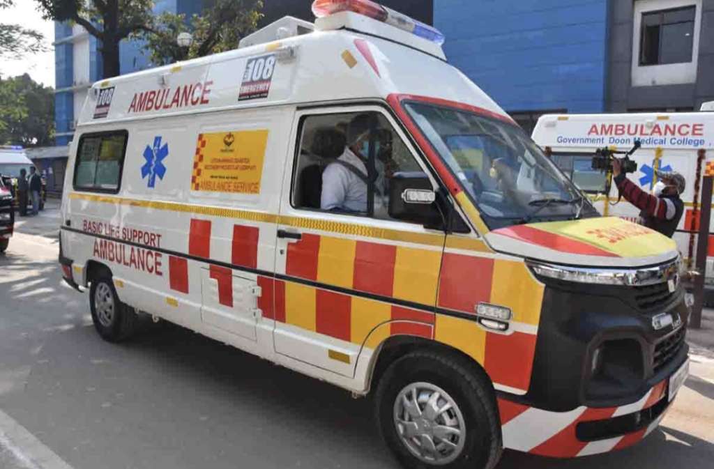 पौड़ी जिले में डीजल भरने 150 किमी दूर गई 108 एंबुलेंस, बुजुर्ग ने तोड़ा दम