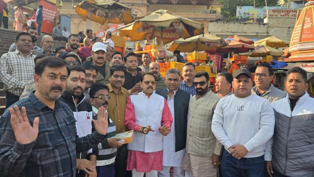 प्रांतीय नगर उद्योग व्यापार मंडल की नई जिला कार्यकारिणी ने हरकी पैड़ी पर किया गंगा पूजन, मां गंगा से लिया आशीर्वाद