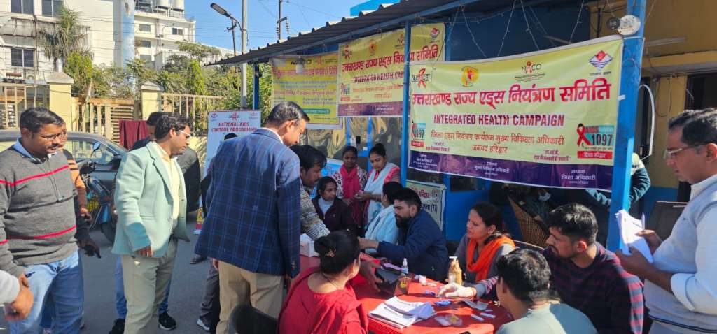 इंटीग्रेटेड हेल्थ मेगा कैंप में 252 लोग हुए लाभान्वित, सिडकुल रोशनाबाद में टीबी, एचआईवी, सिफलिस और नेत्र जांच सहित निःशुल्क स्वास्थ्य सेवाएं प्रदान