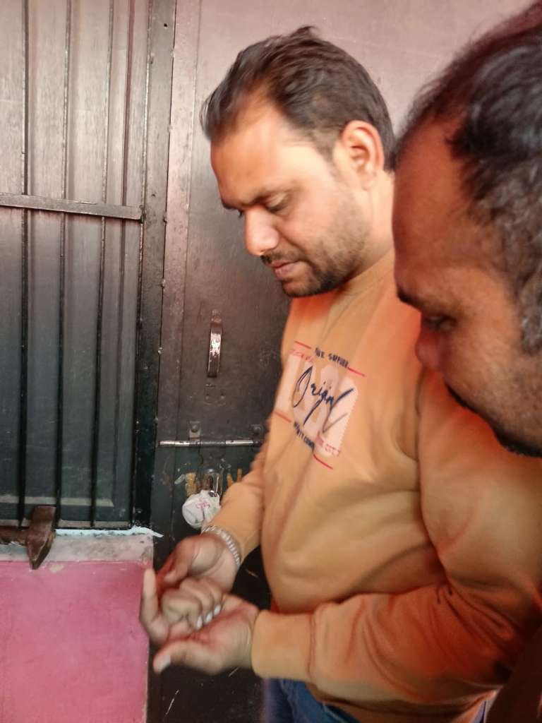 नगर निगम हरिद्वार की बड़ी कार्रवाई: भीमगोडा स्थित निगम संपत्ति से अवैध कब्जा हटाया, भवन को लिया अपने अधिकार में, देखिए वीडियो