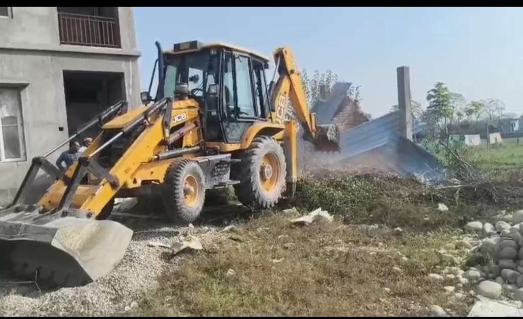 श्यामपुर कांगड़ी में जिला प्रशासन की बड़ी कार्रवाई, 10 बीघा सरकारी भूमि से हटाया अतिक्रमण