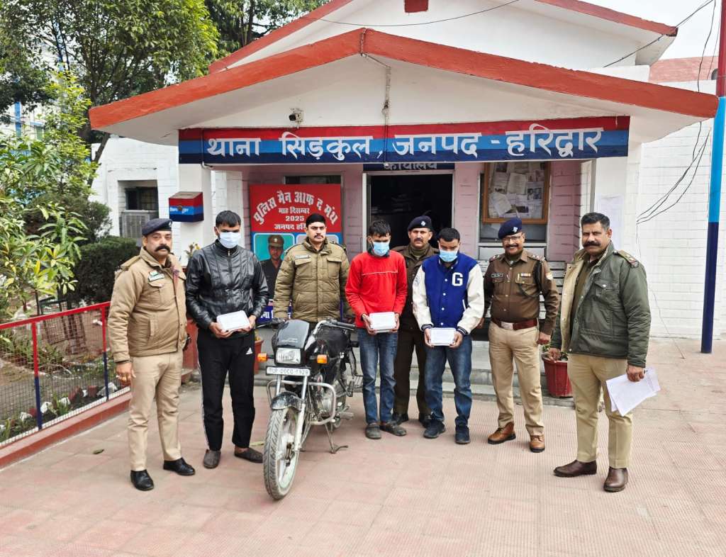मेट्रिक और ग्रेजुएट निकले मोबाइल लुटेरे, सिडकुल पुलिस ने दबोचे पश्चिमी यूपी के तीन शातिर, मोबाइल बरामद, देखिए वीडियो