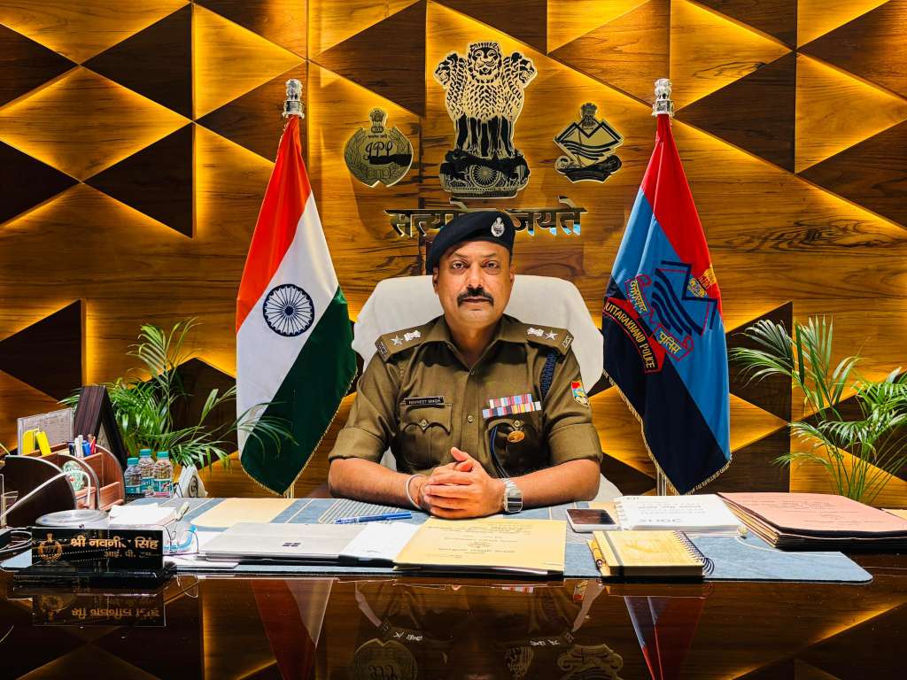 मोबाइल रिपेरिंग के साथ बना रहा था फर्जी दस्तावेज, सिडकुल पुलिस ने किया गिरफ्तार