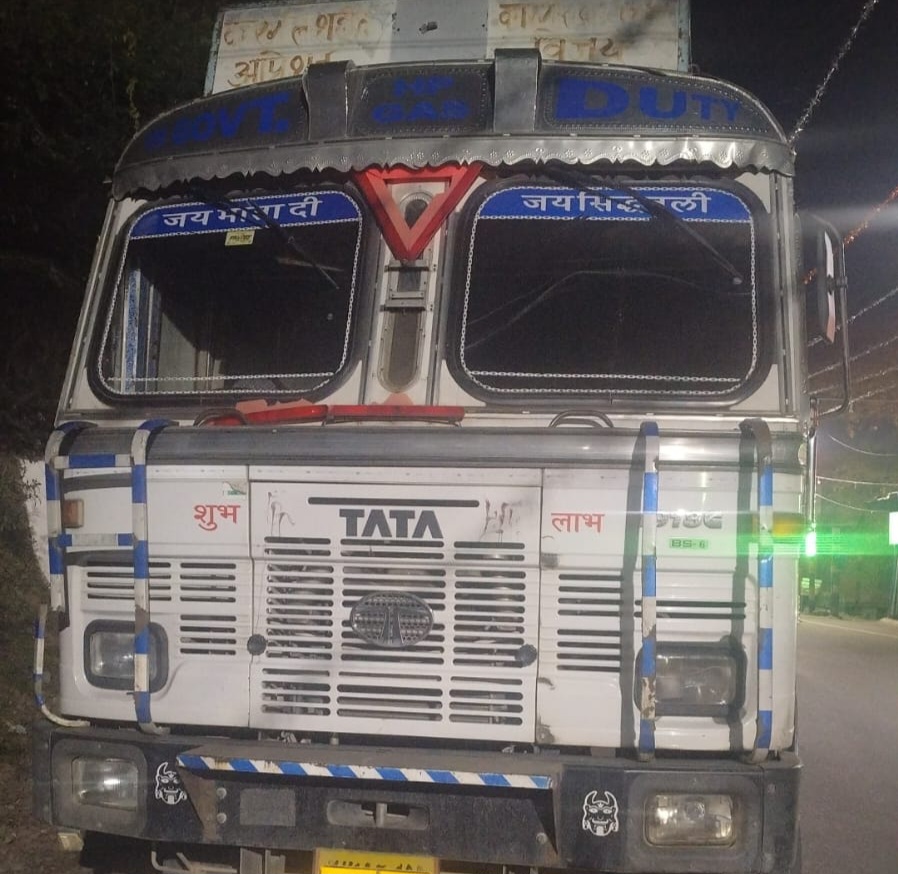 पौड़ी जिले में दर्दनाक हादसा: ट्रक की चपेट में आकर दारोगा के बेटे की मौत