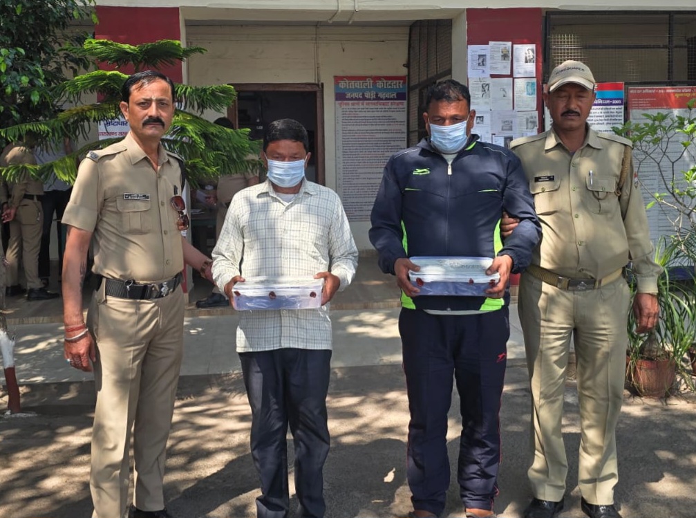 कप्तान का कड़ा नेतृत्व: सीआईयू कोटद्वार का नशा तस्करों पर एक माह में तीसरा प्रहार, बड़ा नशा तस्कर दल्लू और विजय चरस समेत गिरफ्तार, देखिए वीडियो