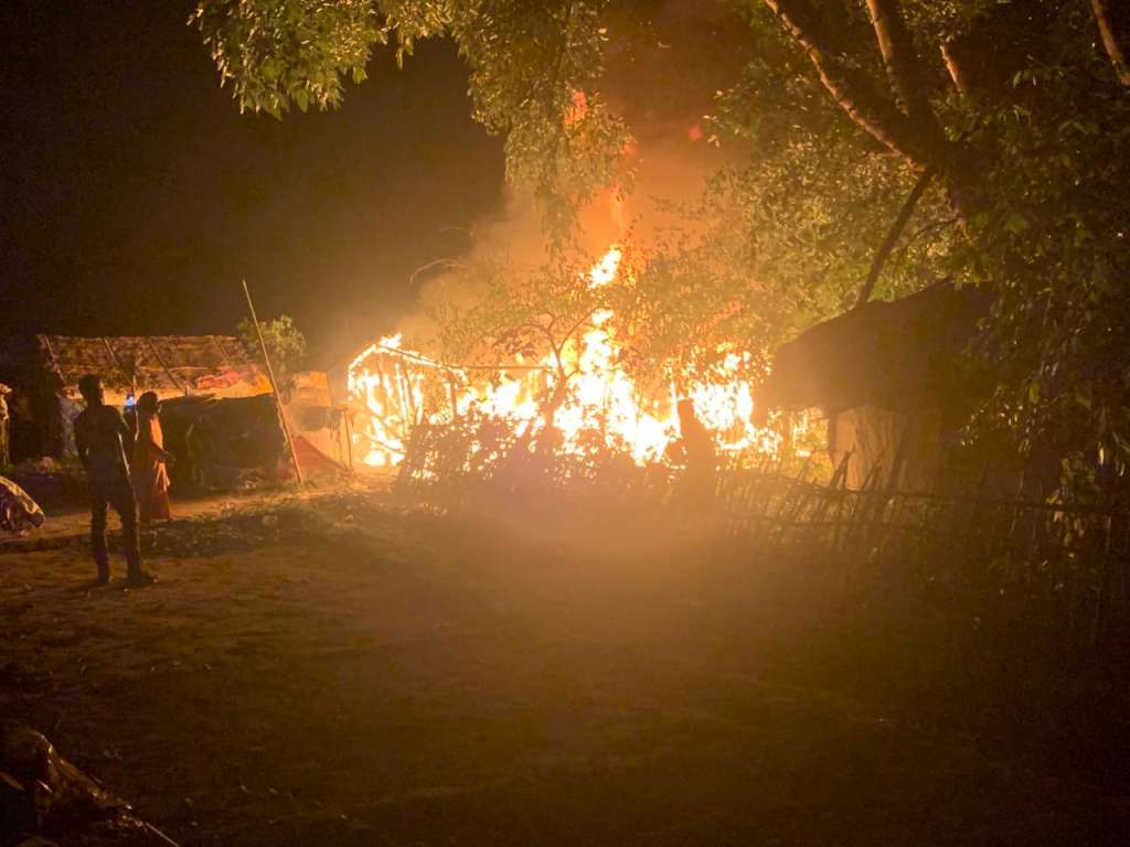 भूपतवाला में भीषण आग से तीन झोपड़ियां राख, बाल-बाल बचे लोग, देखिए वीडियो