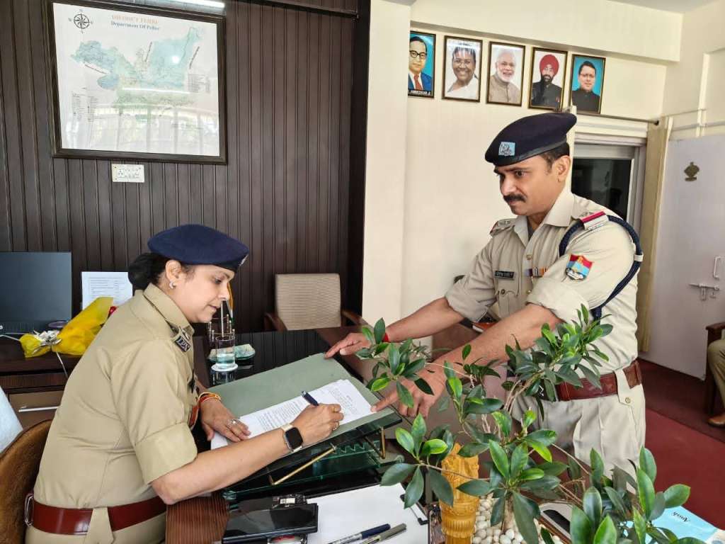 टिहरी गढ़वाल में नई कमान: श्वेता चौबे ने SSP पदभार संभाला, कानून-व्यवस्था मजबूत करने के दिए सख्त निर्देश