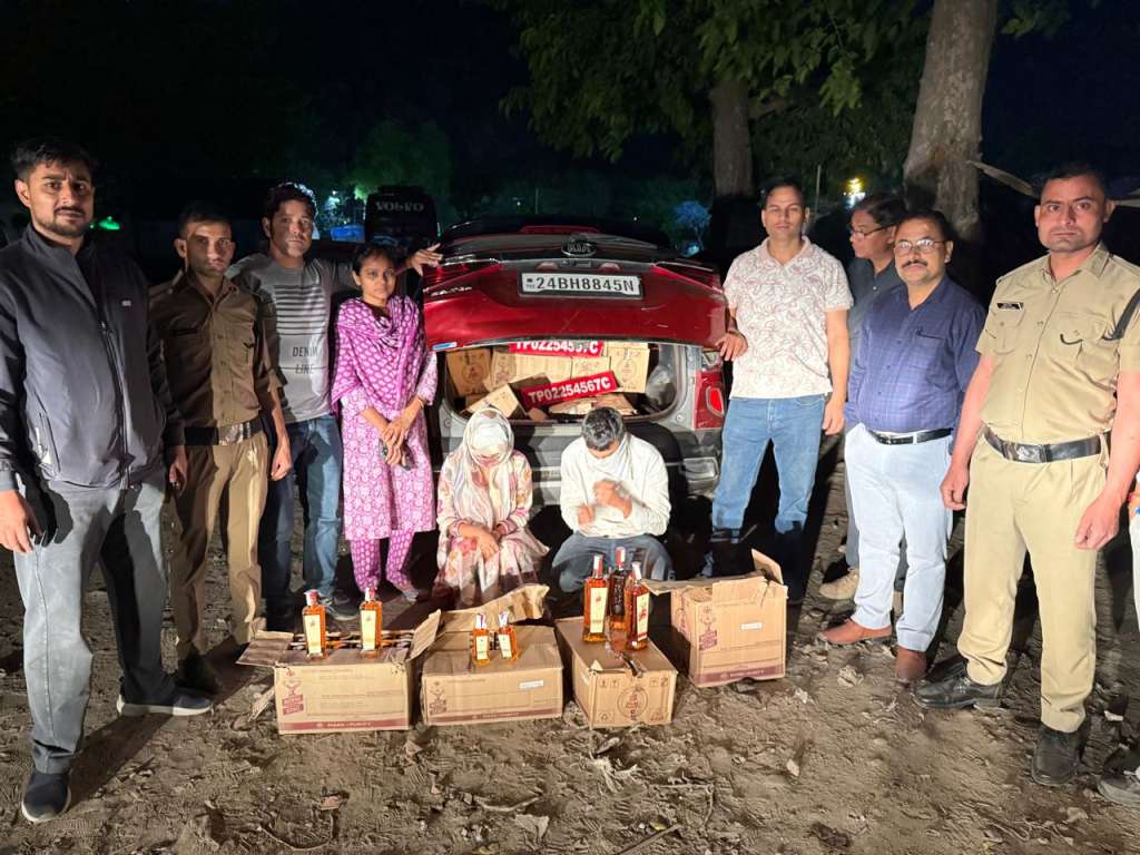 हरिद्वार में आबकारी विभाग की बड़ी कार्रवाई, चमगादड़ टापू में खड़ी कार से हरियाणा ब्रांड की शराब के साथ एक युवती और युवक गिरफ्तार, तस्करी में प्रयुक्त कार सीज, देखिए वीडियो