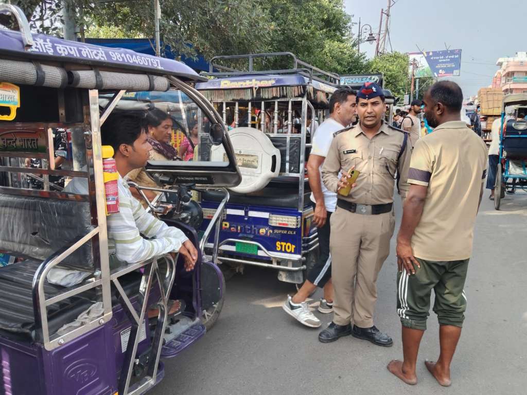 डीएम के निर्देश पर हरिद्वार परिवहन विभाग की बड़ी कार्रवाई, बिना सत्यापन वाले 50 से अधिक ई-रिक्शा सीज, देखिए वीडियो