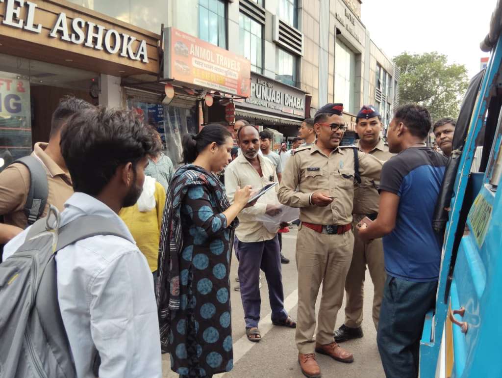 हरिद्वार में परिवहन विभाग की बड़ी कार्रवाई: 17 वाहन सीज, 30 के चालान