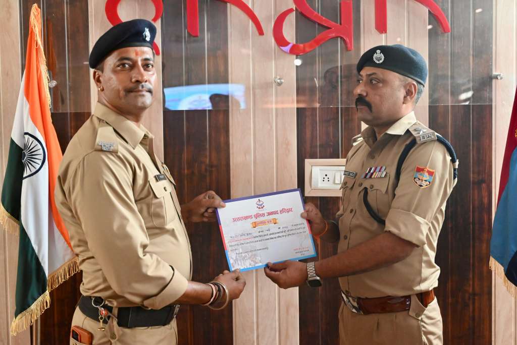 सैनिक सम्मेलन में एसएसपी नवनीत सिंह ने सुनी जवानों की समस्याएं, 26 पुलिसकर्मी हुए सम्मानित