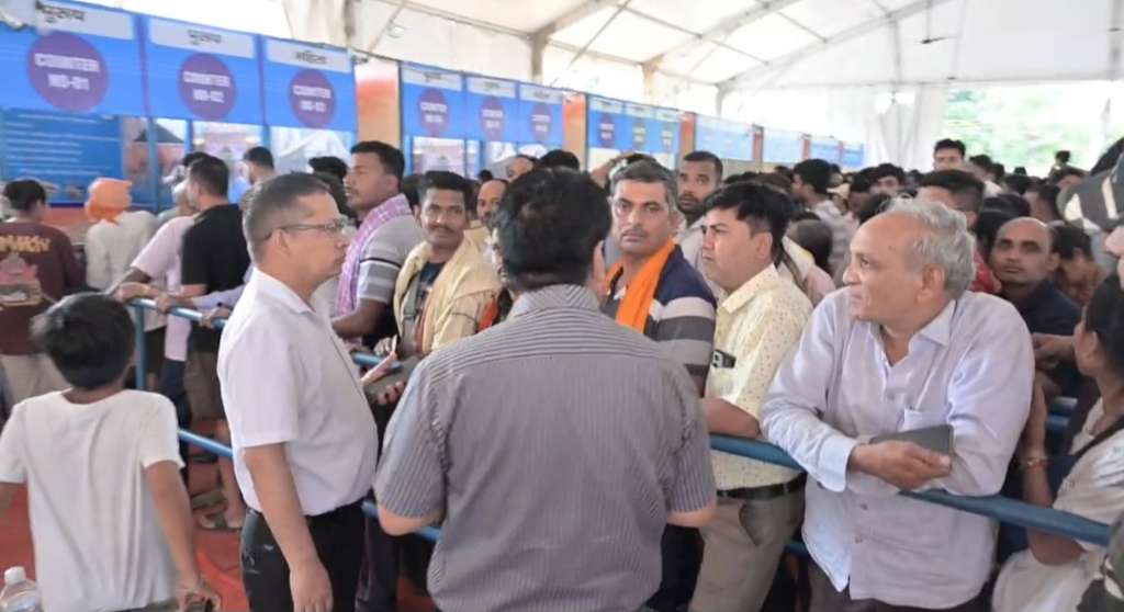 चारधाम यात्रा पंजीकरण केंद्र पर बड़ा हादसा टला, हवा में झूलते पंखे आपस में टकराए, देखिए वीडियो
