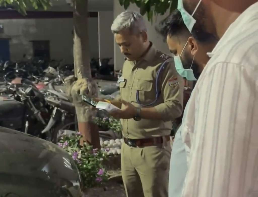 सोशल मीडिया पर वायरल स्टंटबाजी का वीडियो पड़ा भारी, हरिद्वार पुलिस ने पांच कारें की सीज, देखिये वायरल वीडियो