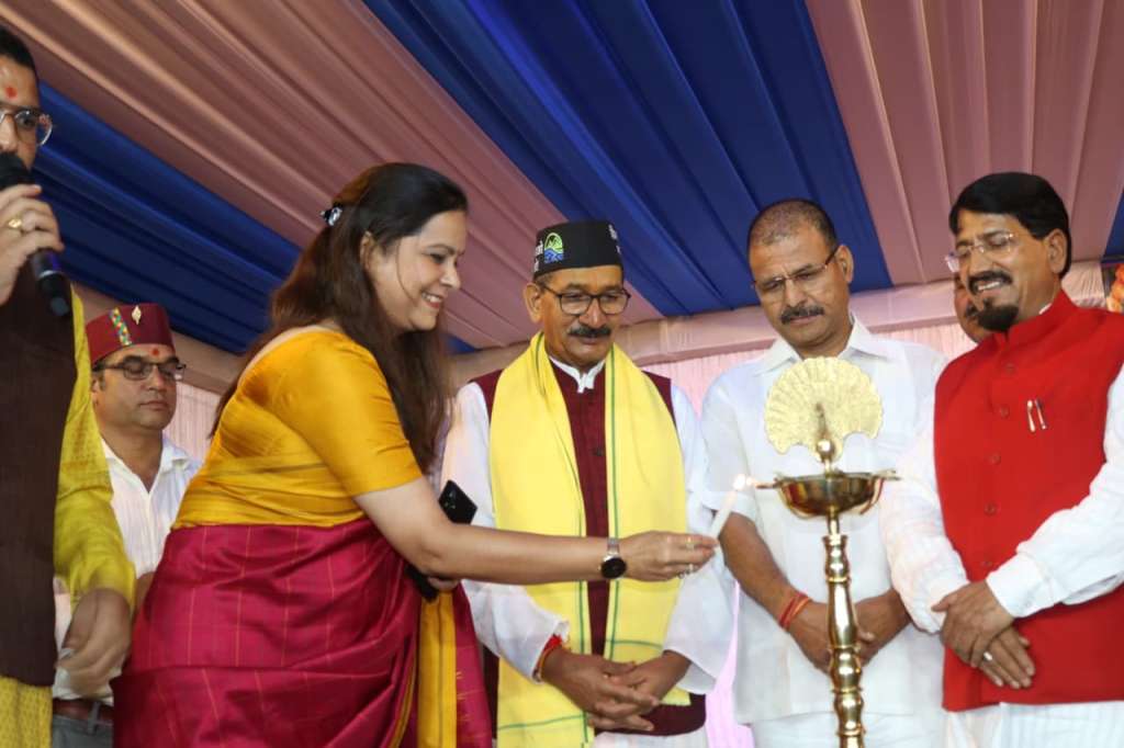 चंबा पुलिस लाइन में गूंजे कान्हा के जयकारे, झांकियों और गीतों पर देर रात तक झूमे लोग