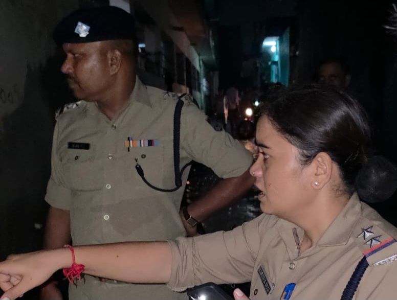 सिडकुल में बड़ा हादसा: बारिश के दौरान नाले में बही 6 वर्षीय बच्ची, एक को बचाया, पुलिस और एसडीआरएफ ने शुरू किया सर्च ऑपरेशन, देखिए वीडियो