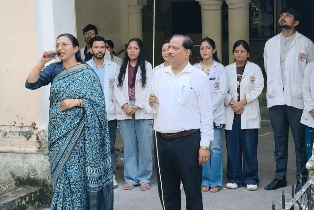 ऋषिकुल आयुर्वेद परिसर में श्रद्धापूर्वक मनाई गई गांधी जयंती और शास्त्री जयंती